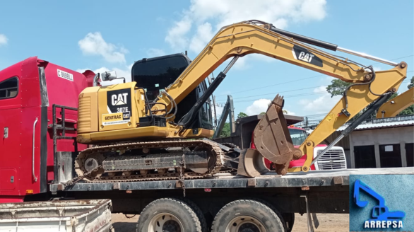 mini excavadora caterpillar arrepsa de el pedregal del sur